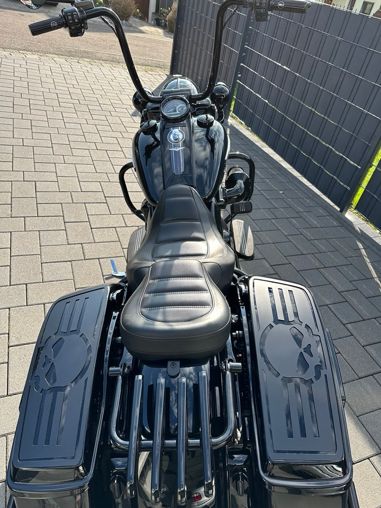 HARLEY-DAVIDSON with 'Punisher' design on LID COVER